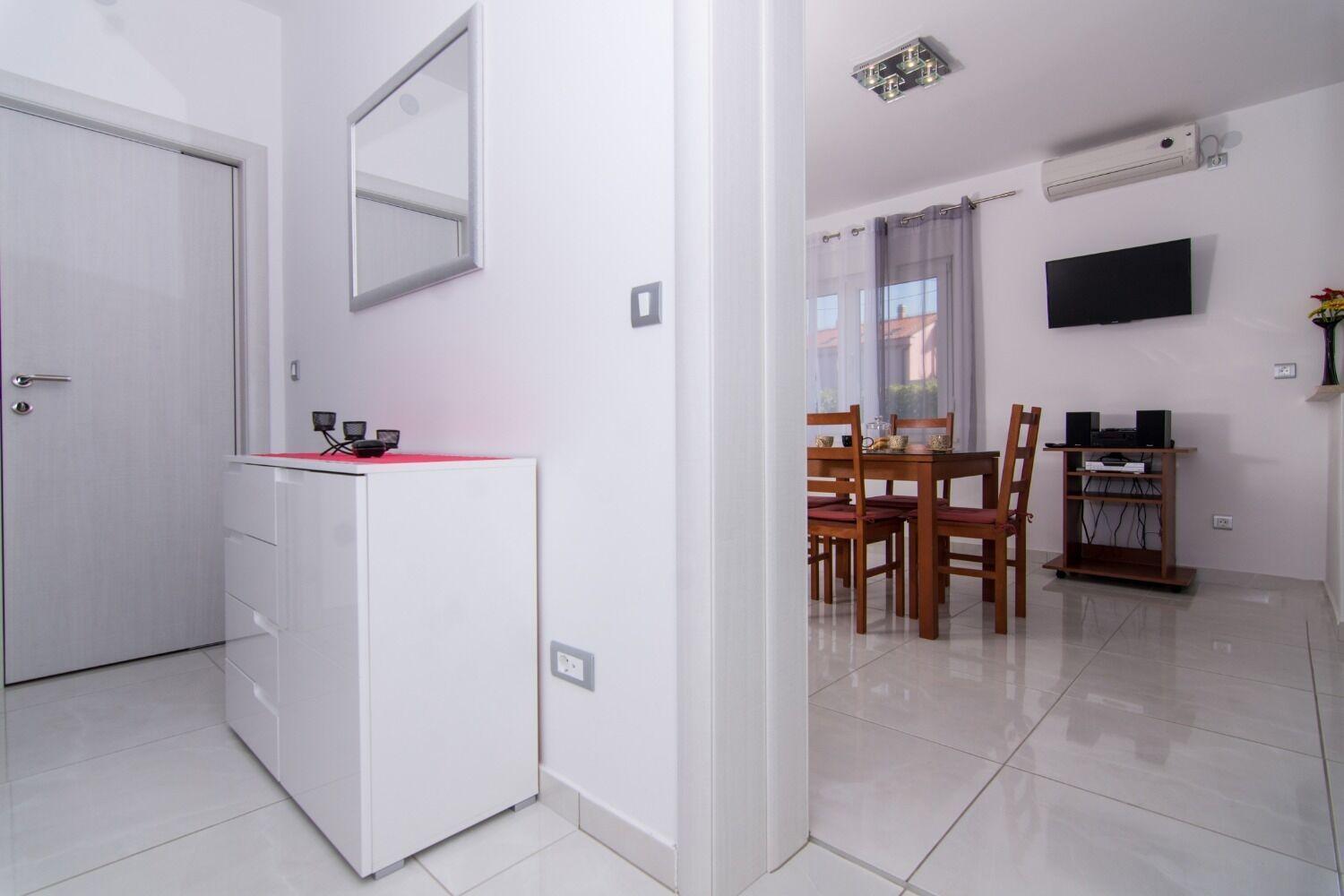 Apartments Ivica - Garden Terrace スラティネ エクステリア 写真